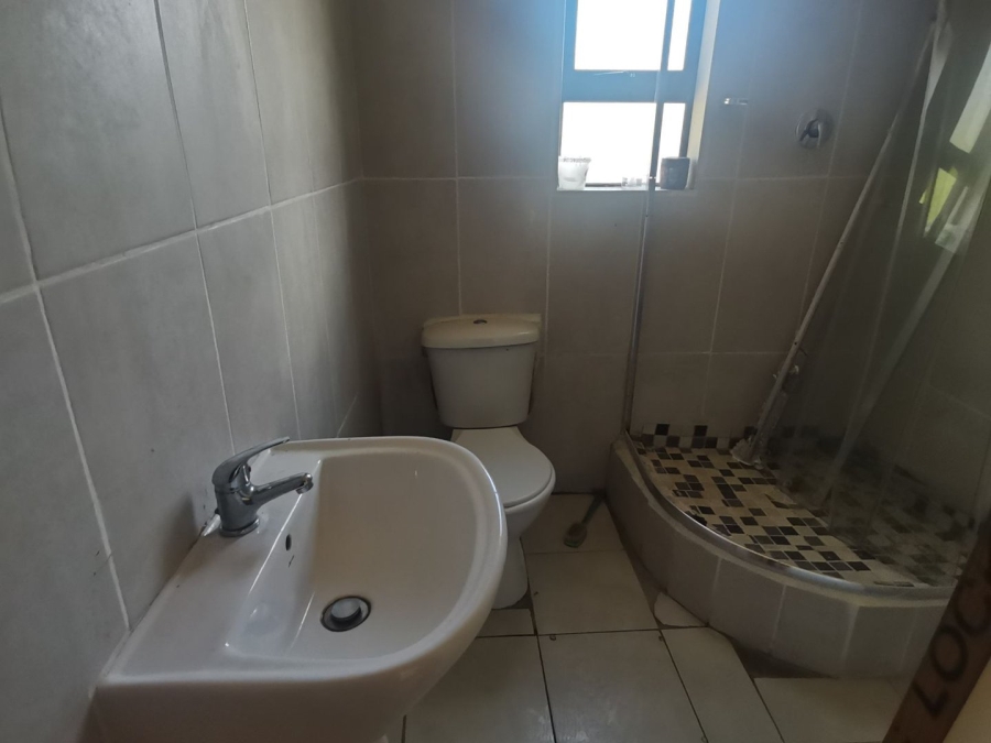 2 Bedroom Property for Sale in Zwide Eastern Cape